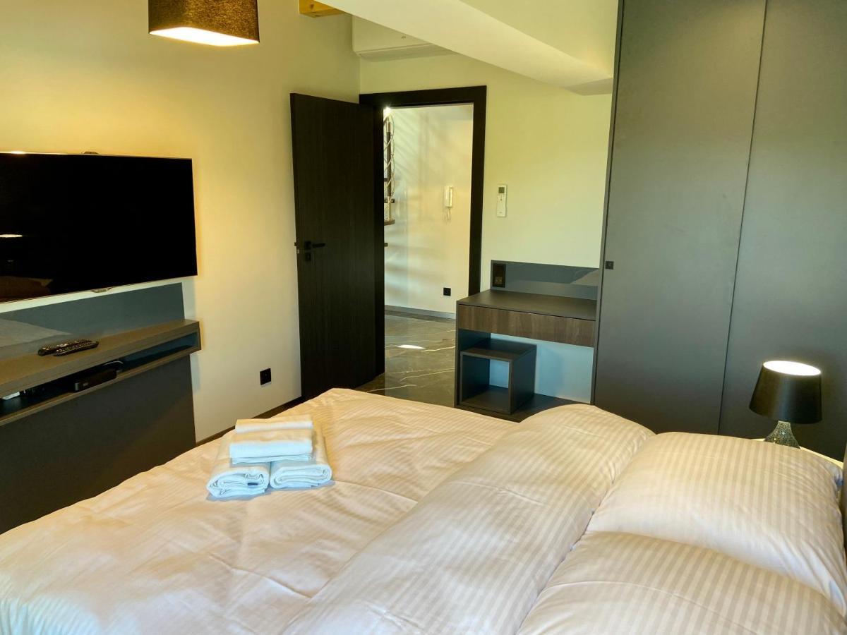 Apartament Lux อุสทรอน ภายนอก รูปภาพ