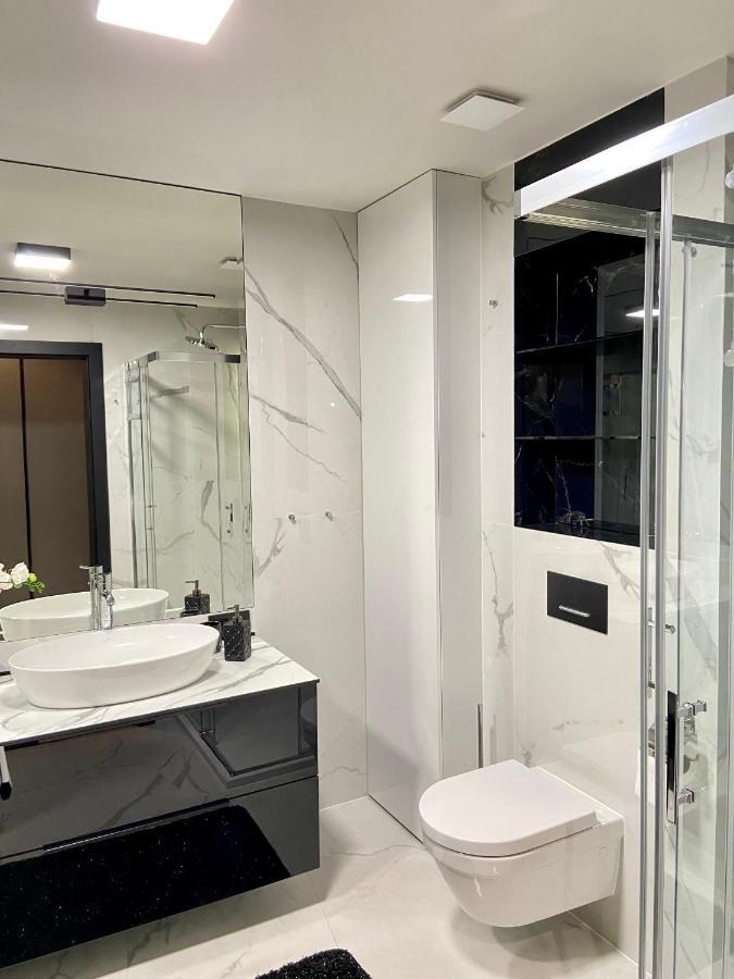 Apartament Lux อุสทรอน ภายนอก รูปภาพ