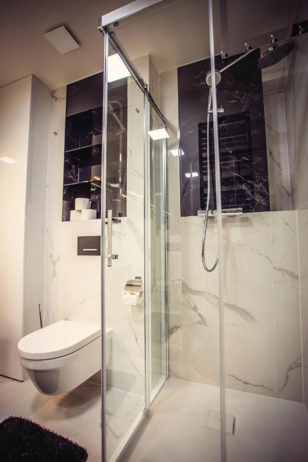 Apartament Lux อุสทรอน ภายนอก รูปภาพ