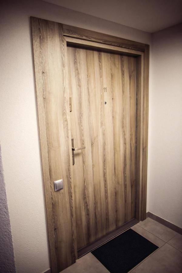 Apartament Lux อุสทรอน ภายนอก รูปภาพ